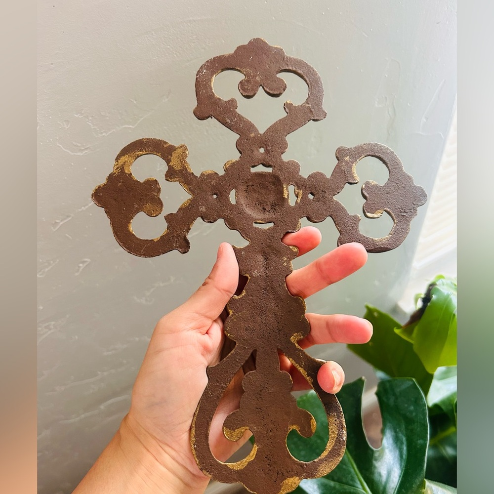 Heart Iron Wall Cross - Picture 4 of 8